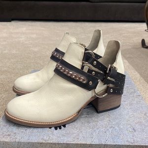 Freebird Colton white multi size 10